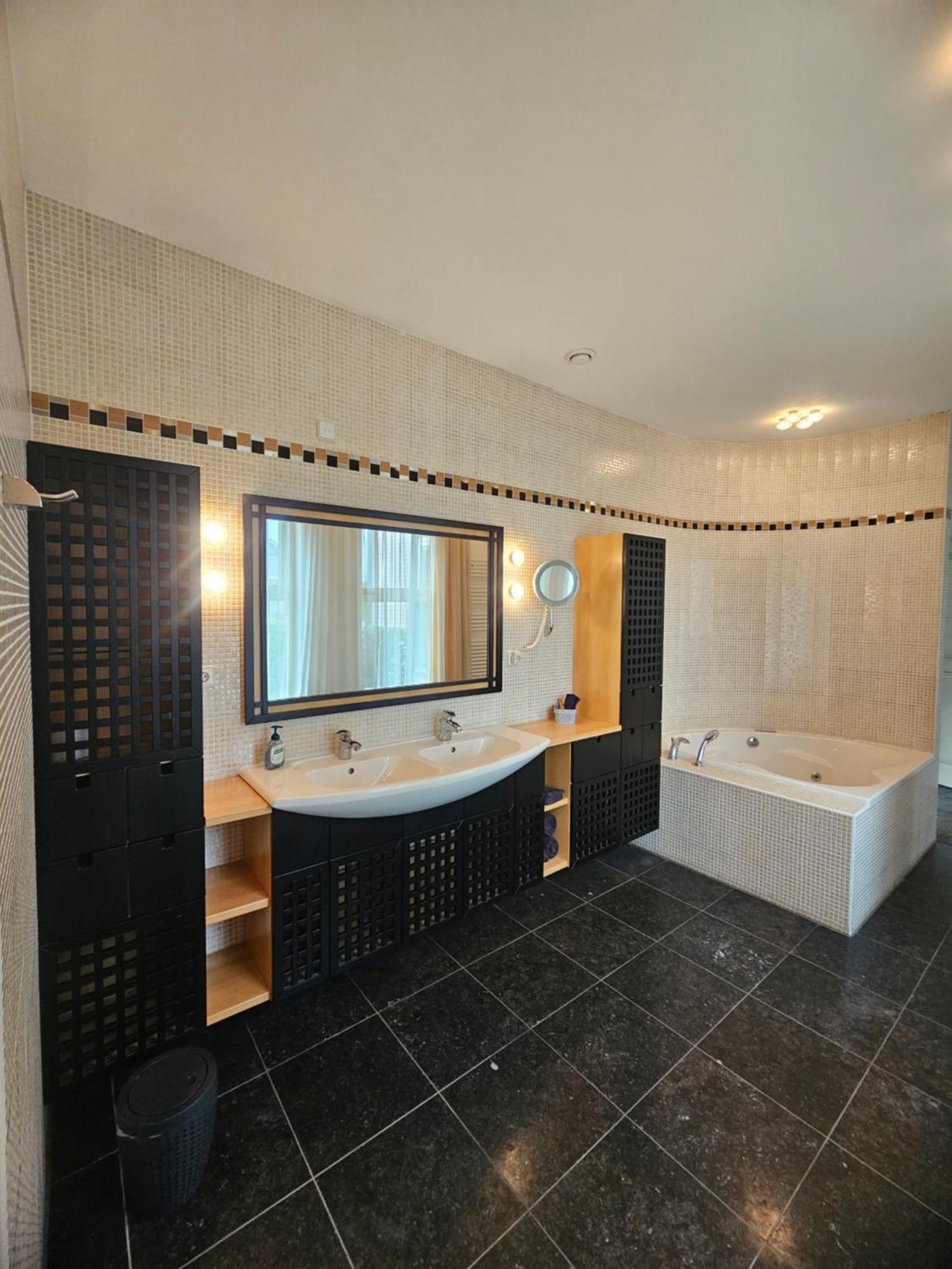 Guest Room Утрехт Экстерьер фото